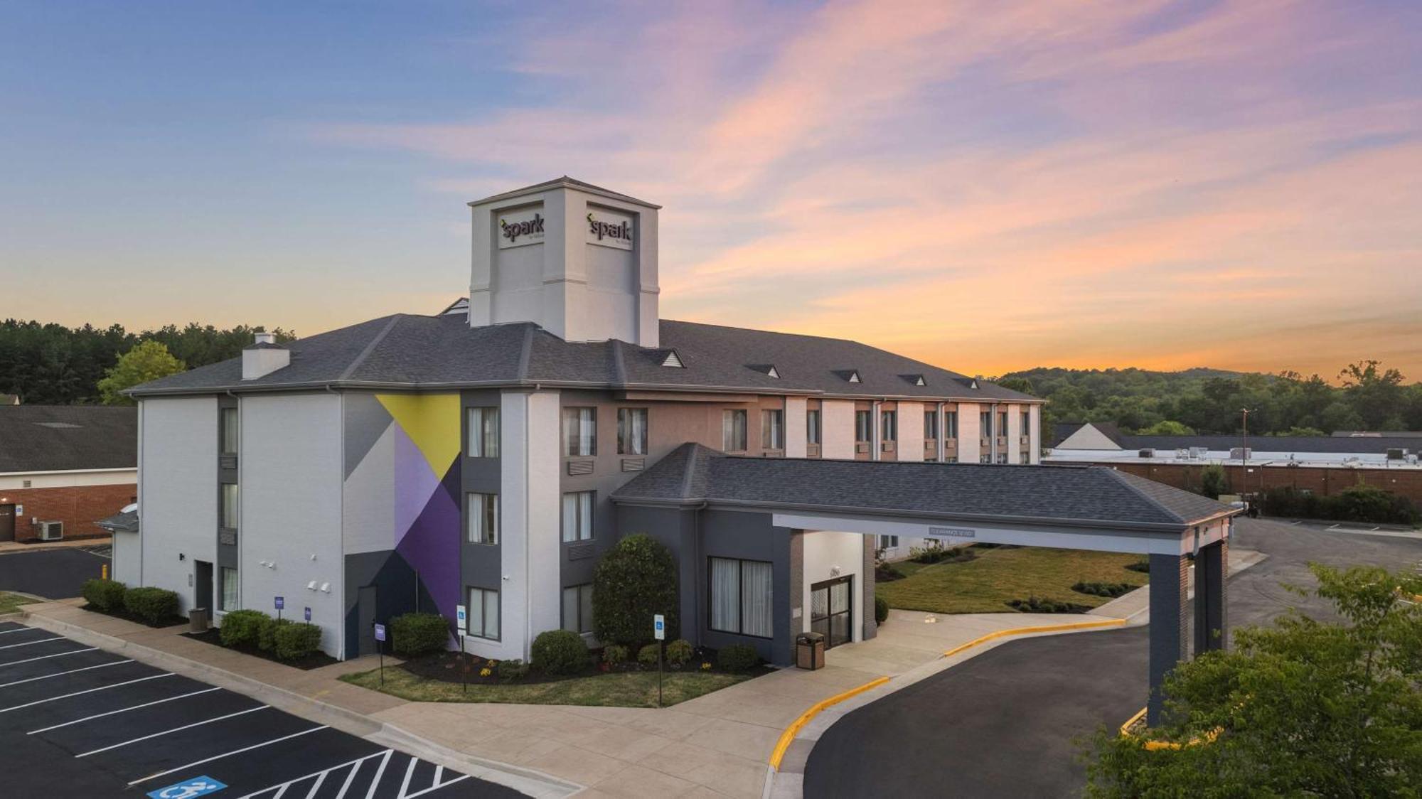 Spark By Hilton Fredericksburg Southpoint Exterior photo