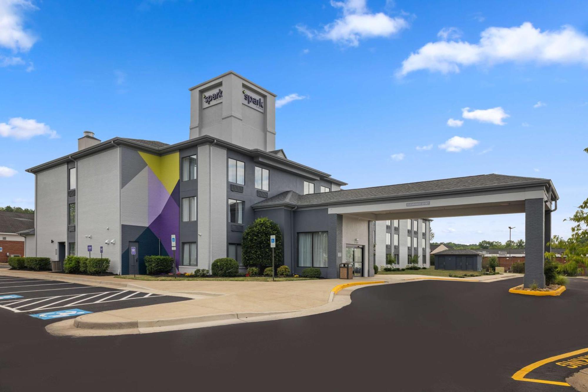 Spark By Hilton Fredericksburg Southpoint Exterior photo