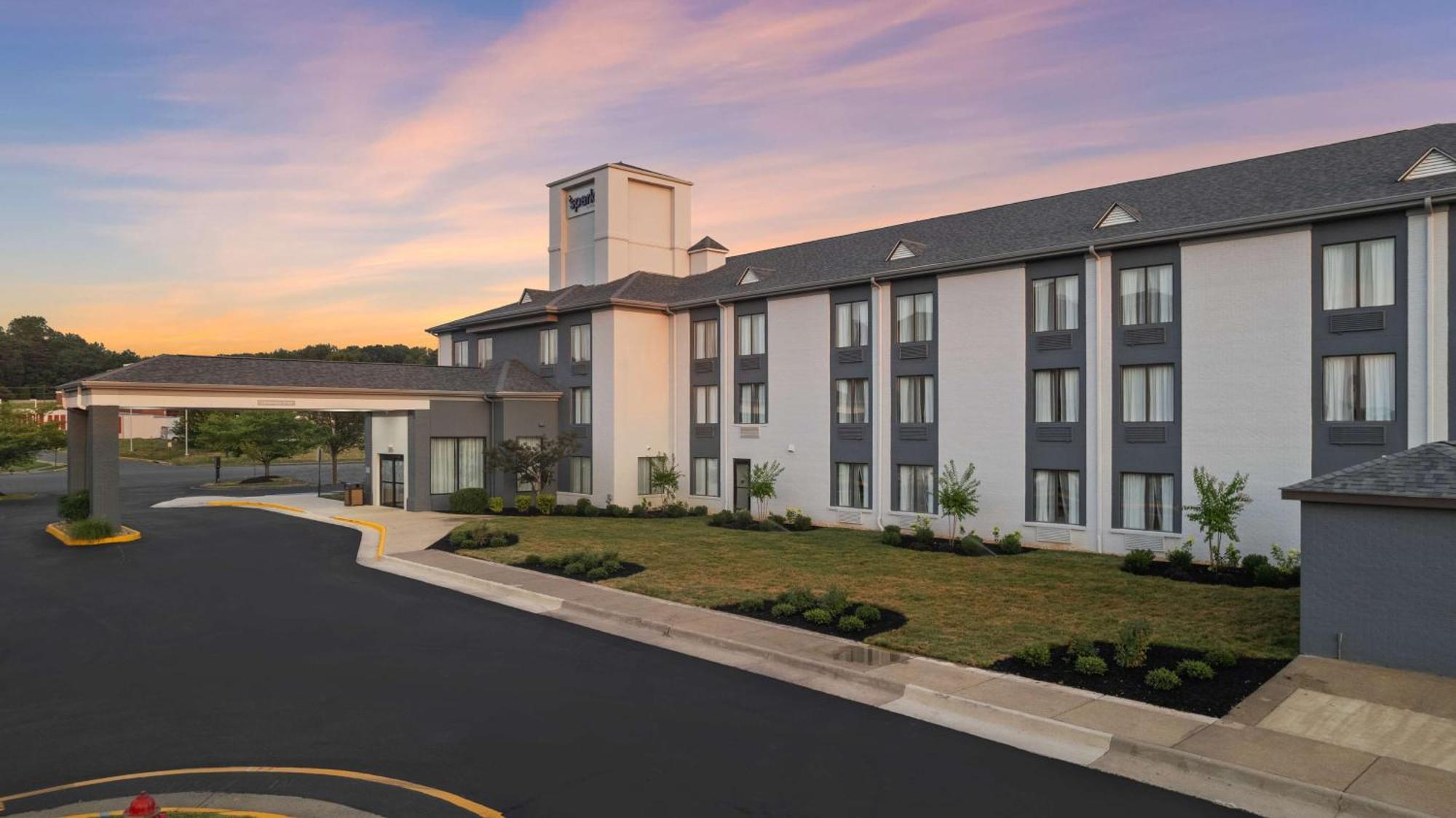 Spark By Hilton Fredericksburg Southpoint Exterior photo