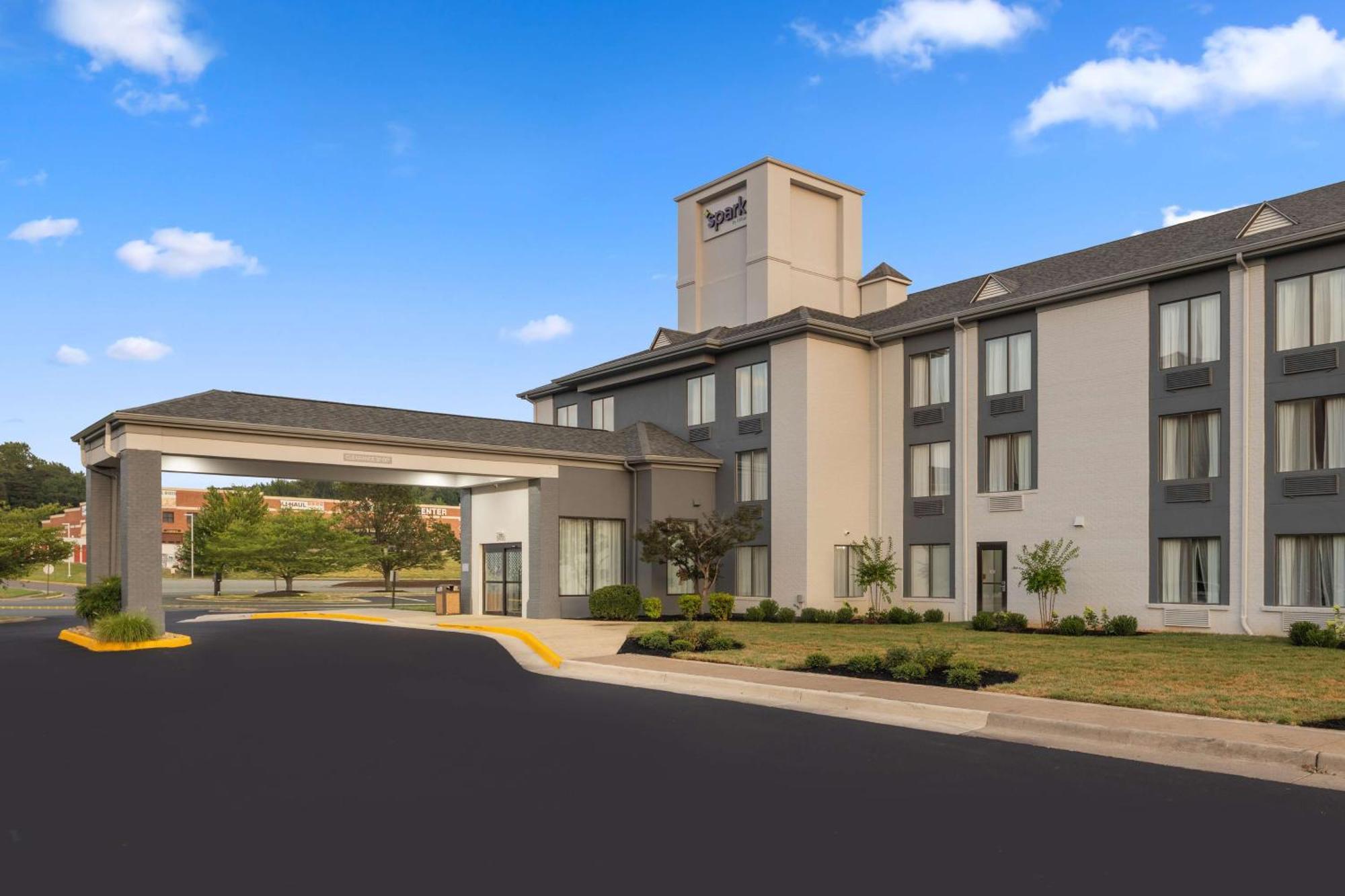 Spark By Hilton Fredericksburg Southpoint Exterior photo